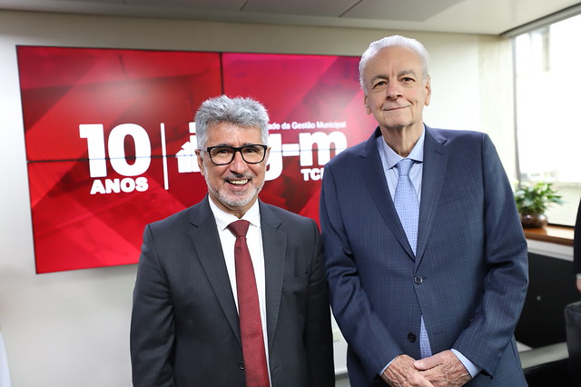 O Presidente do TCMSP, Conselheiro Domingos Dissei; e o Conselheiro João Antonio da Silva Filho, representando a Atricon.