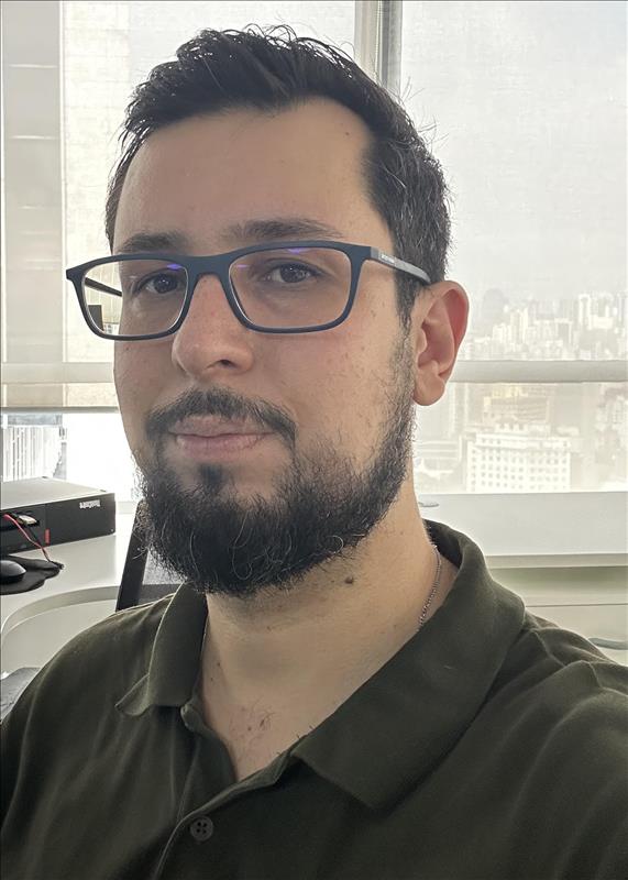 Izac Oliveira.jpg